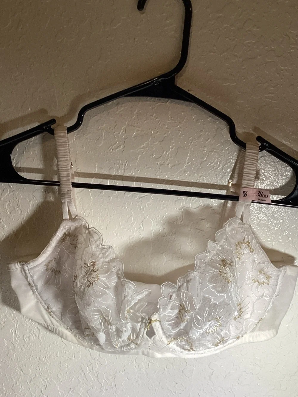 Victoria's Secret White Lace Embroidered Underwire Bra with Gold Detail